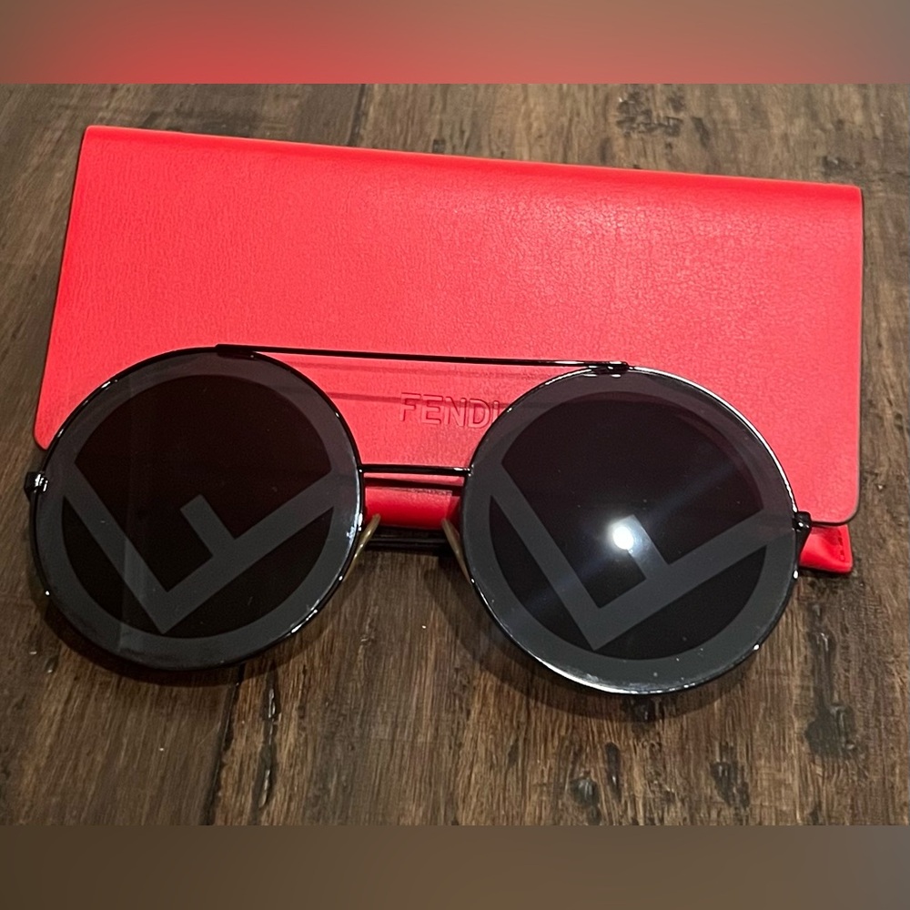 FENDI RUN AWAY Round Sunglasses Black FF 0285/S One Size